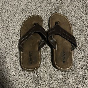 Hi-Tec Men's brown sandal Size Large NWOT
